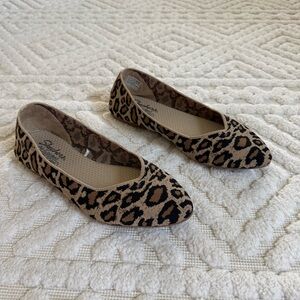 Skechers Cleo Leopard Flats Air-Cooled Memory Foam size 11